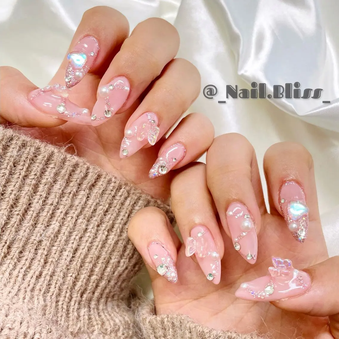 ネイル ガーリー ハンドネイル NAIL BLISSのネイルデザイン