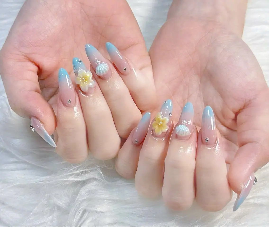 ネイル 長さ出し フレンチネイル グラデーション キラキラネイル 韓国ネイル Han Hana Nailのネイルデザイン