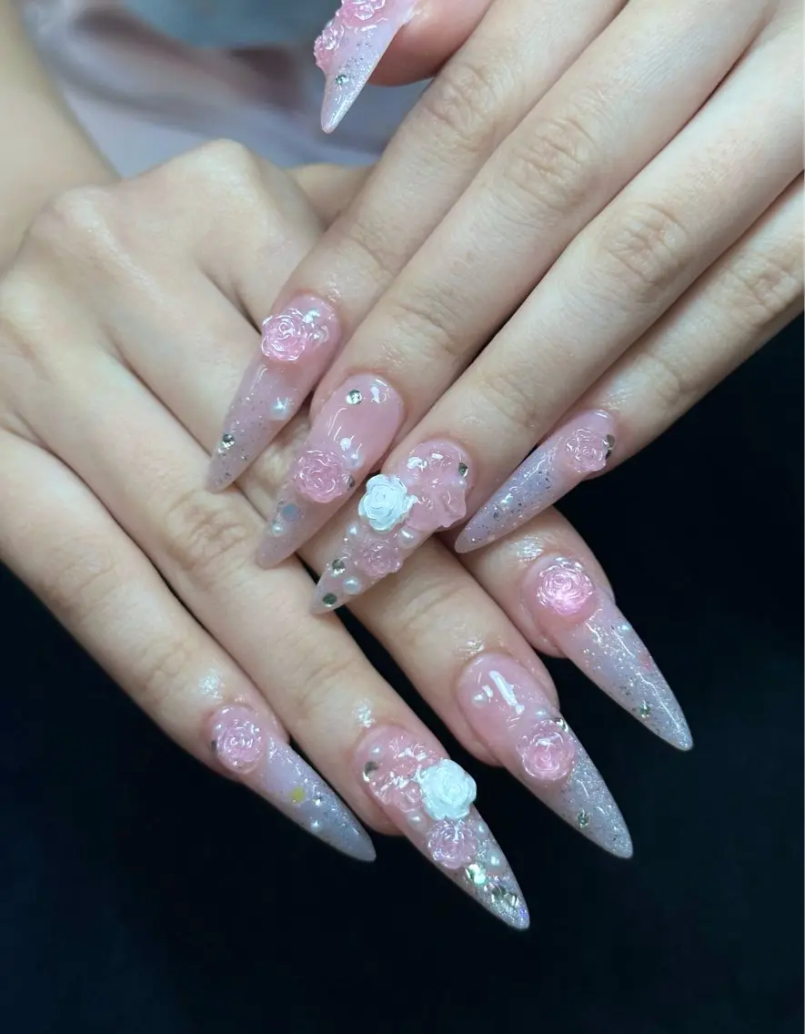 ネイル ゴージャス キラキラネイル ロングネイル 持ち込み ピンク Iconic Nailのネイルデザイン