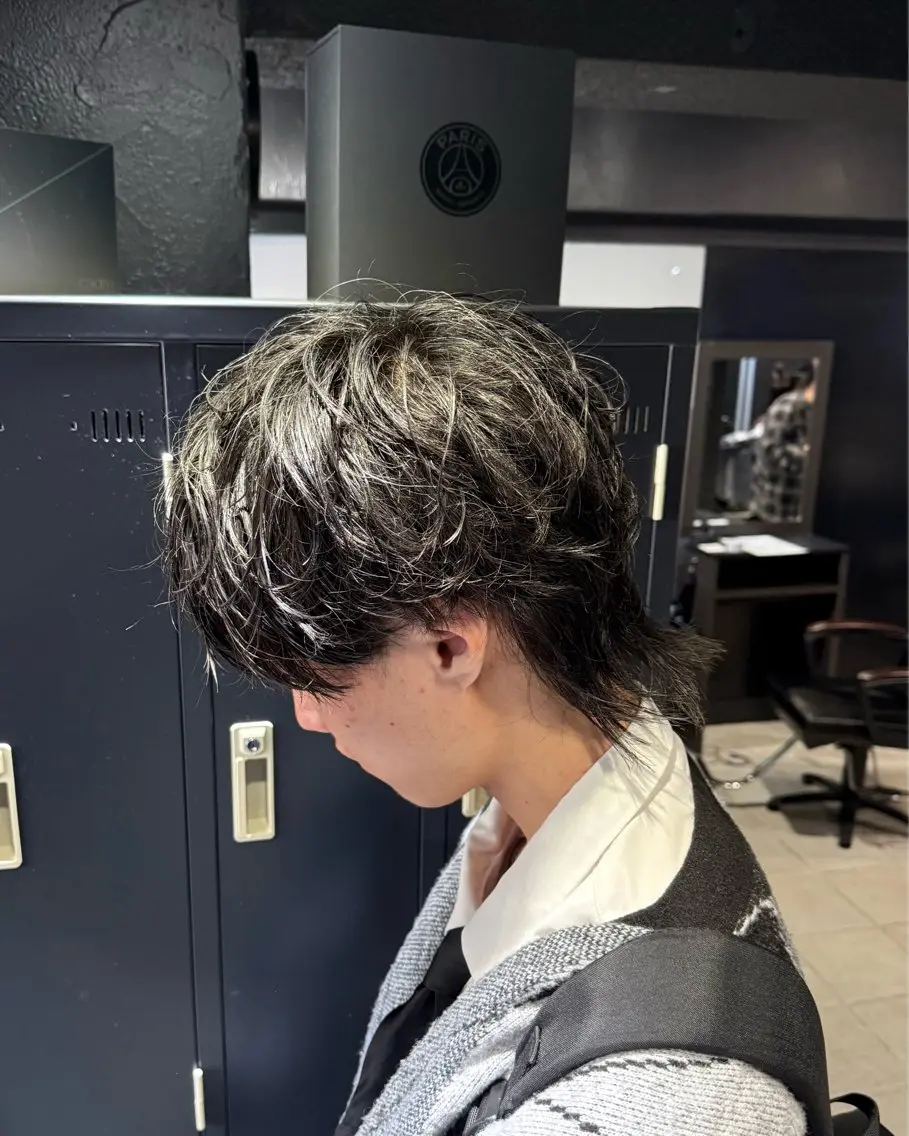 ミディアム パーマ メンズ ミディアムパーマ マッシュウルフ マッシュ メンズパーマ メンズウルフカット カット パーマ 【フェザーパーマ】 【縮毛矯正】鶴田文のヘアスタイル