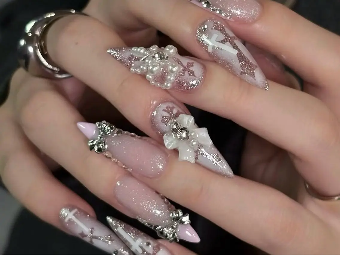 ネイル 長さ出し ガーリー キラキラネイル 韓国ネイル ロングネイル ハンドネイル ハンドケア Nova Nail Nambaのネイルデザイン