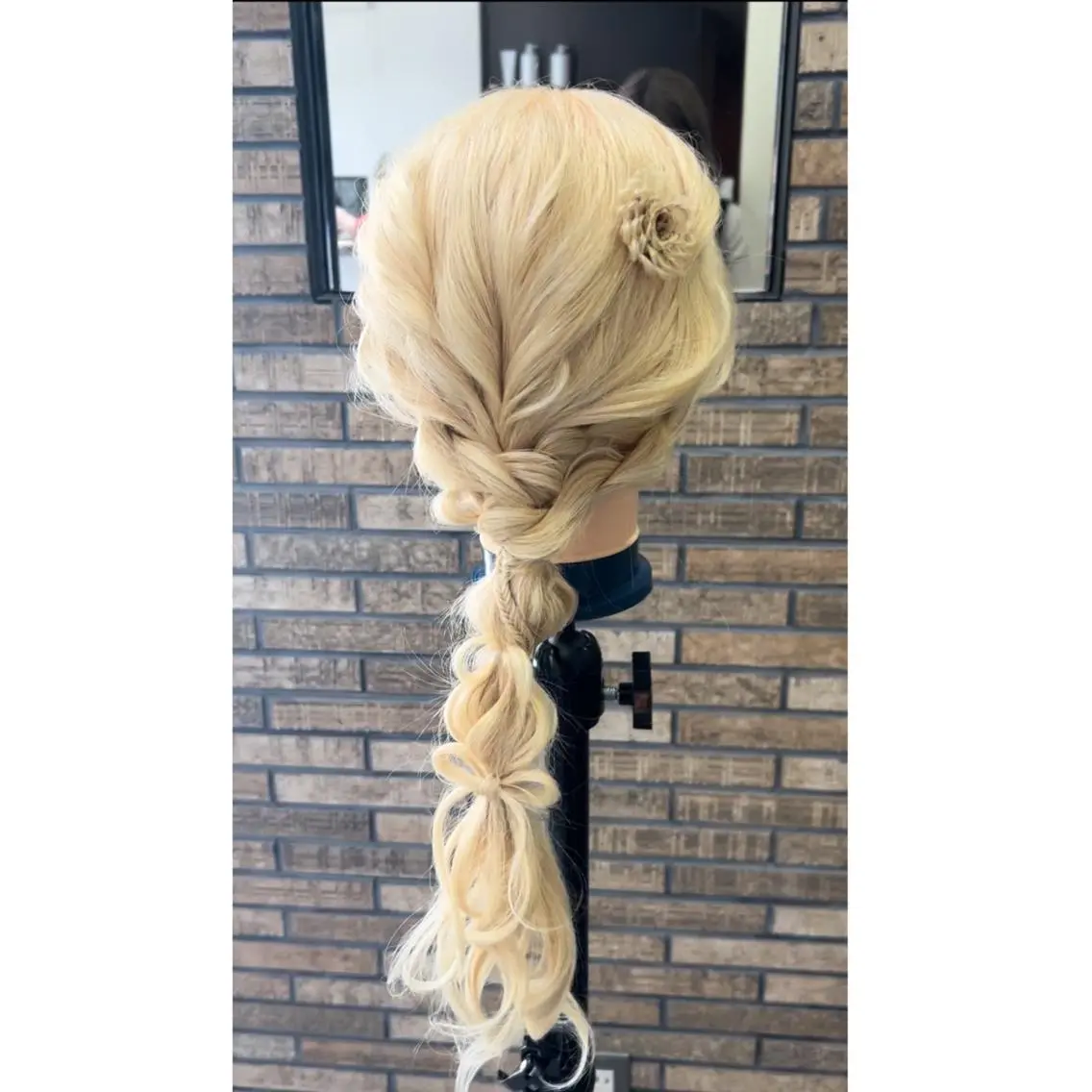 ロング ヘアアレンジ 🦄HITOMI 🦄MEMEのマツエク・マツパデザイン