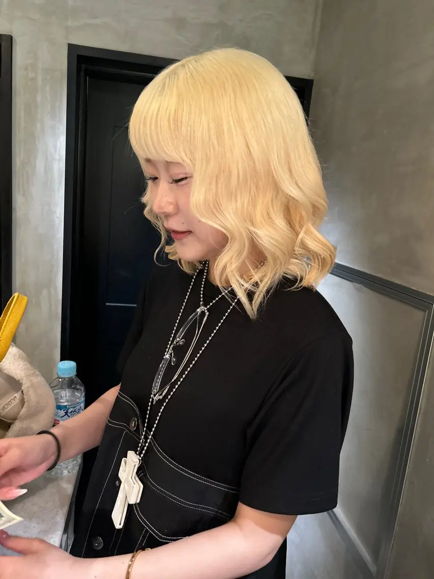 ミディアム カラー 抜きっぱなしブロンド ブロンド ヘアカラー トリートメント デザイン/アレンジ ❤︎イシイレイのヘアスタイル