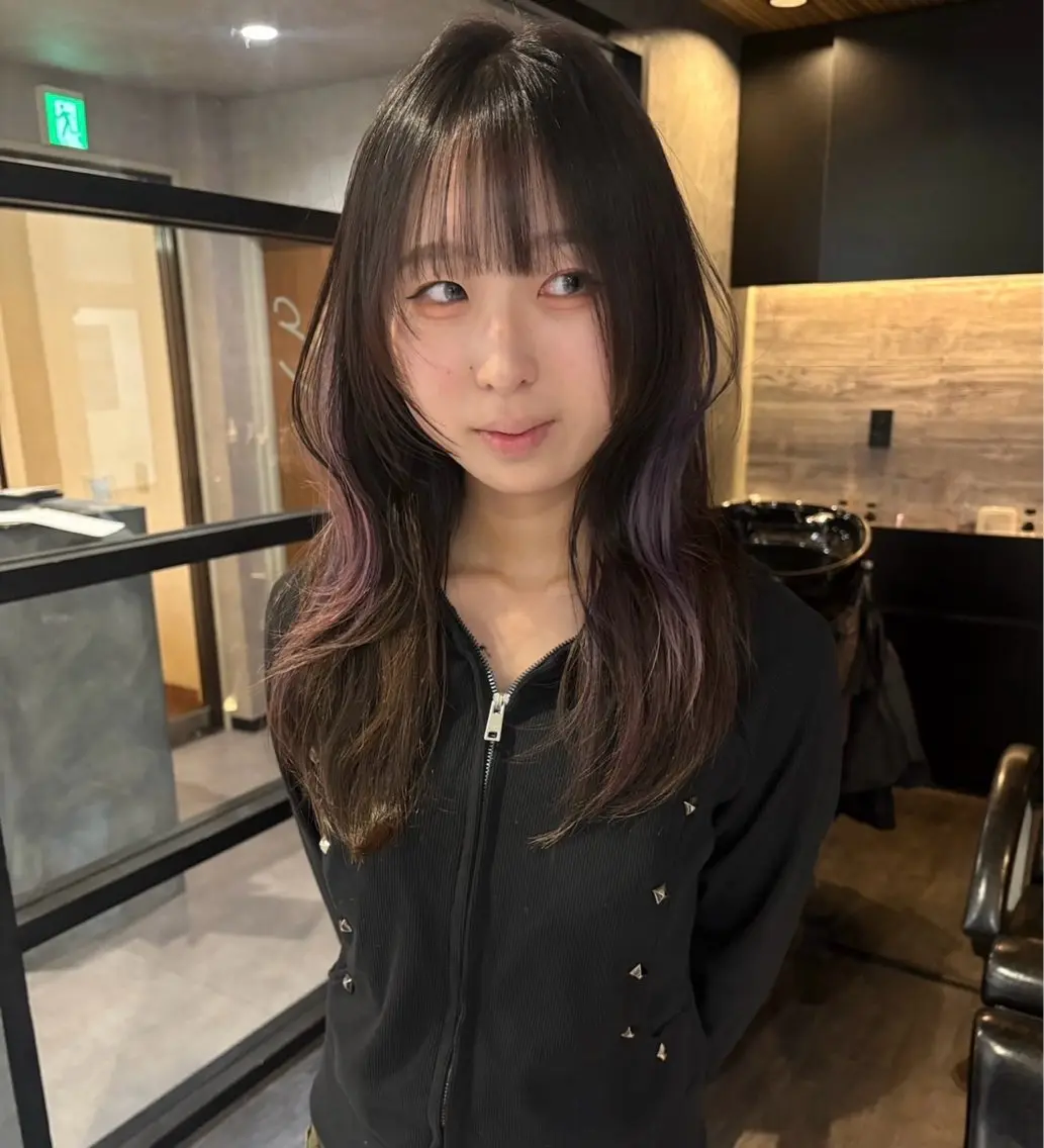 【雰囲気を変えたい方におすすめ インナーカラー+補修ケア】 インナーブリーチインナーカラーの写真
