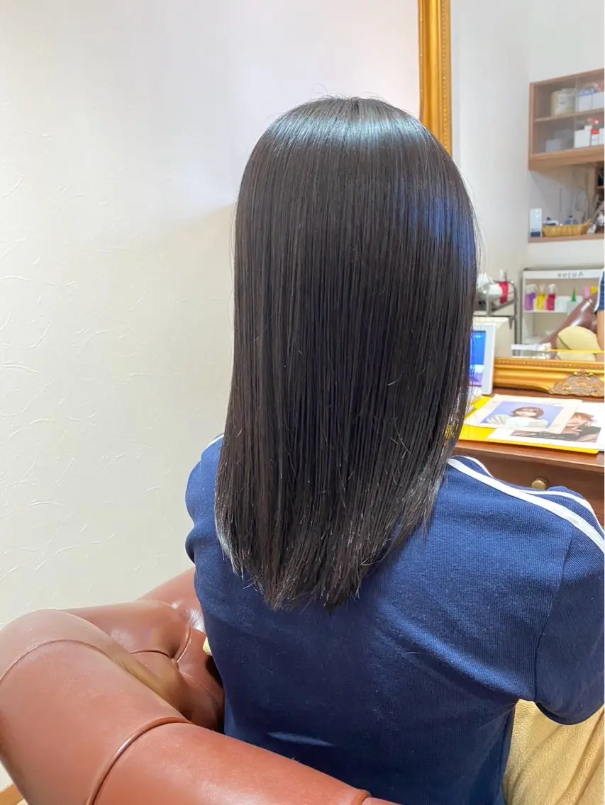 セミロング 安中 莉椰のヘアスタイル