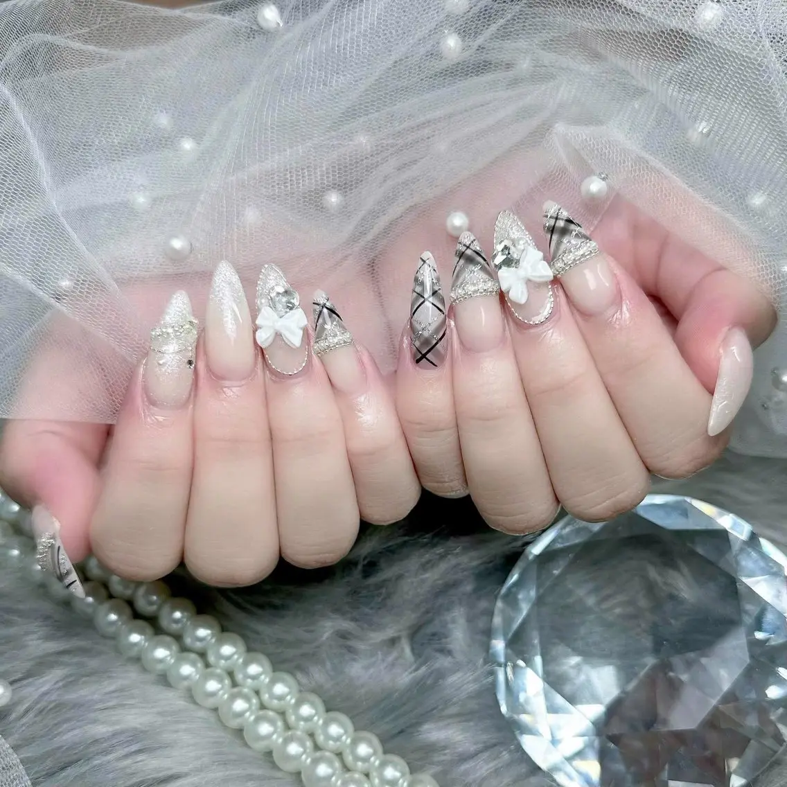 ネイル アートネイル 長さ出し キラキラネイル 韓国ネイル ロングネイル ハンドネイル ハンドケア Nova Nail Nambaのネイルデザイン