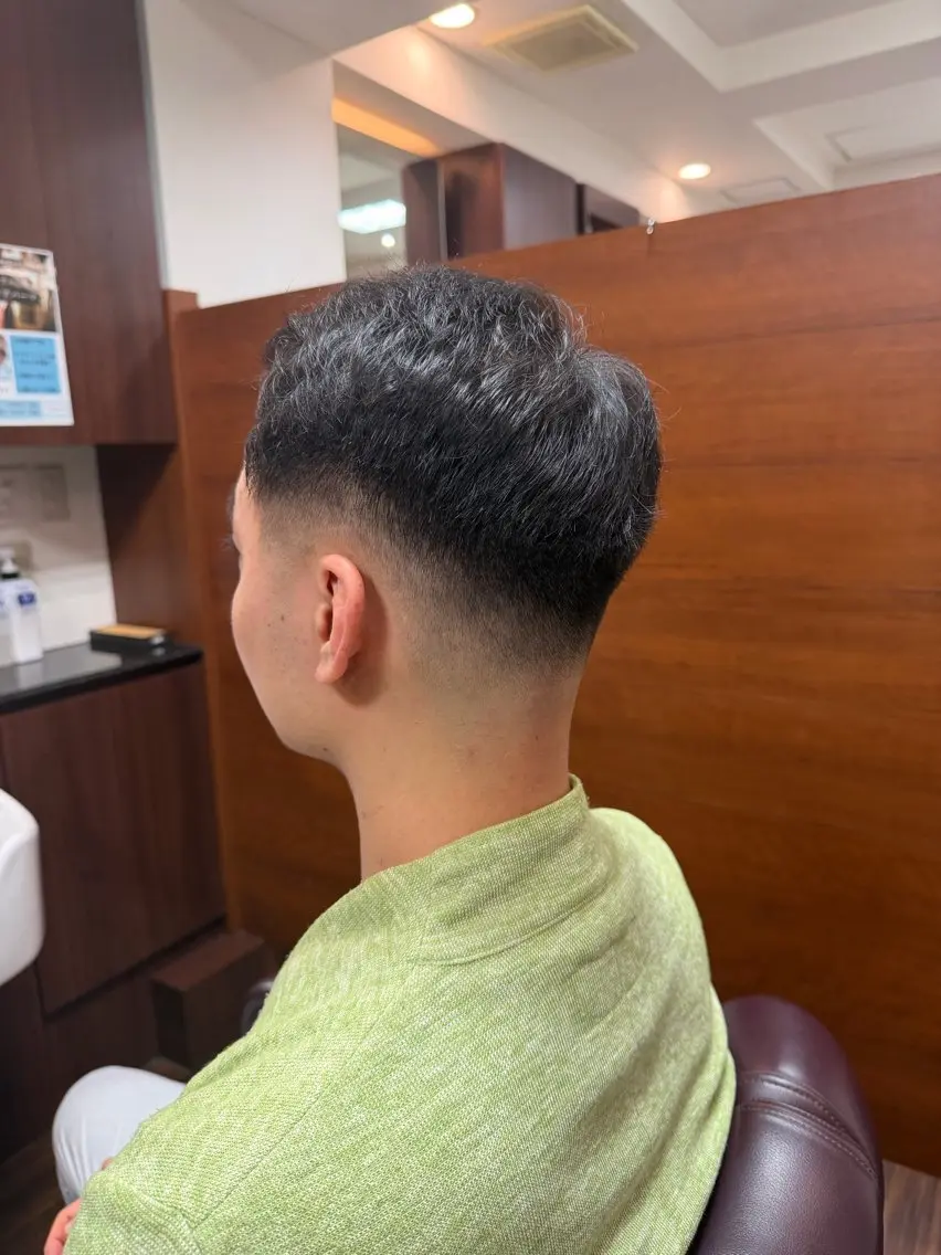 ショート メンズ 糸山 仁のヘアスタイル
