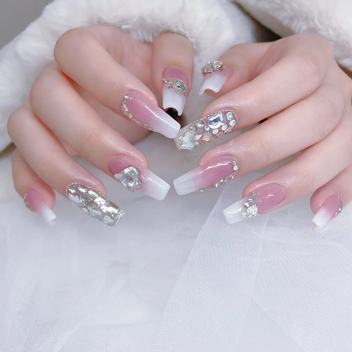 ネイル フットネイル フレンチネイル ジェルネイル ガラスフレンチ 韓国ネイル ハンドネイル ハンドケア The Nail & Eye Lashの眉毛・アイブロウイメージ