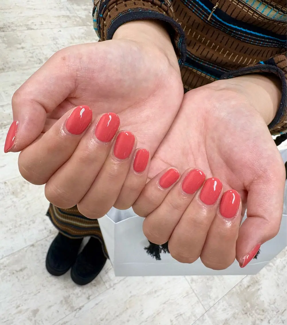 ネイル ワンカラーネイル 吉田 里菜のネイルデザイン