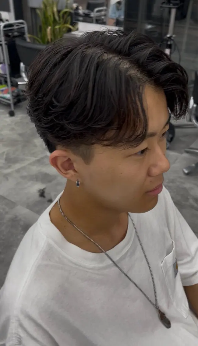 メンズ センターパート メンズパーマ カット Seira 札幌メンズサロンのヘアスタイル