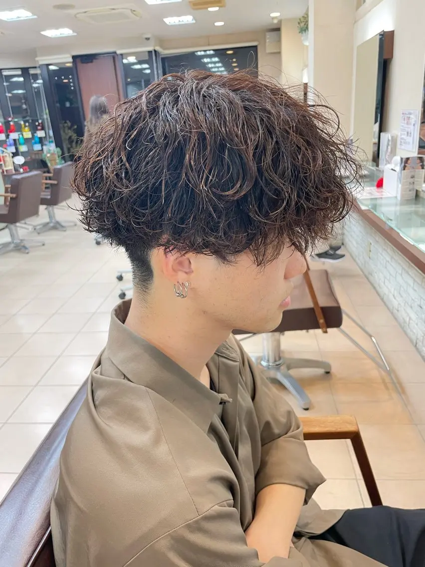 パーマ メンズ メンズ韓国風 メンズパーマ ニュアンスパーマ スパイラルパーマ 北林 秀悟のヘアスタイル