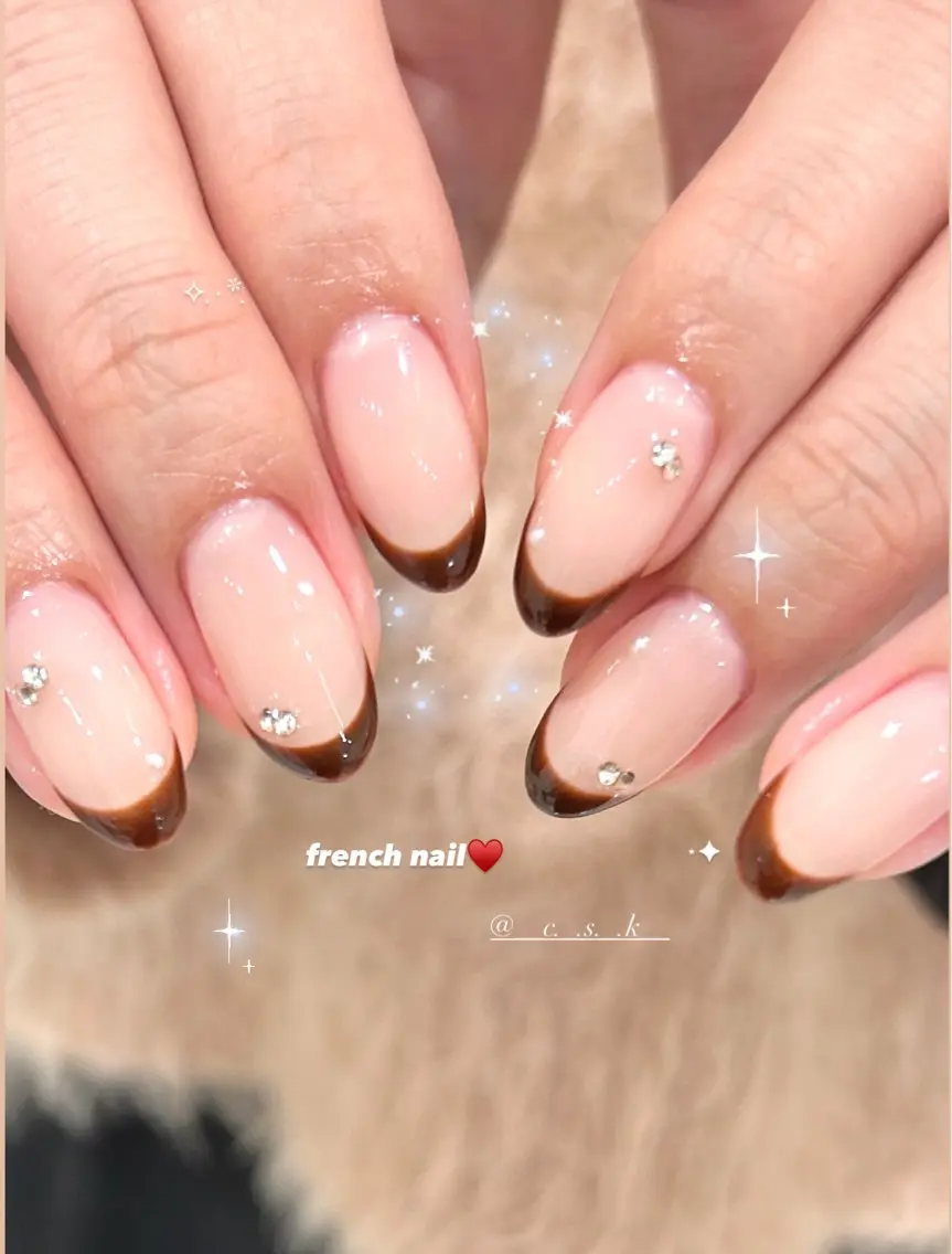 ネイル クリアネイル ストーンネイル ハンドネイル 🎀チーク/ちゅるん 🫧chisa🎀のネイルデザイン