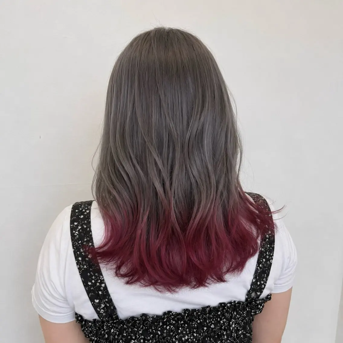 セミロング カット ヘアカラー トリートメント 癖戻りなし縮毛矯正× 髪質改善✂︎戸祭　伶のヘアスタイル