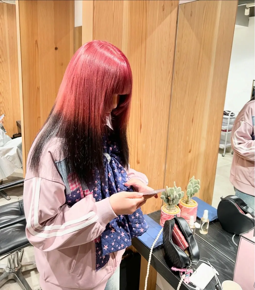 ロング カラー ブリーチ カット ヘアカラー トリートメント スキバサミを使わない カット🌼唯🌼のヘアスタイル