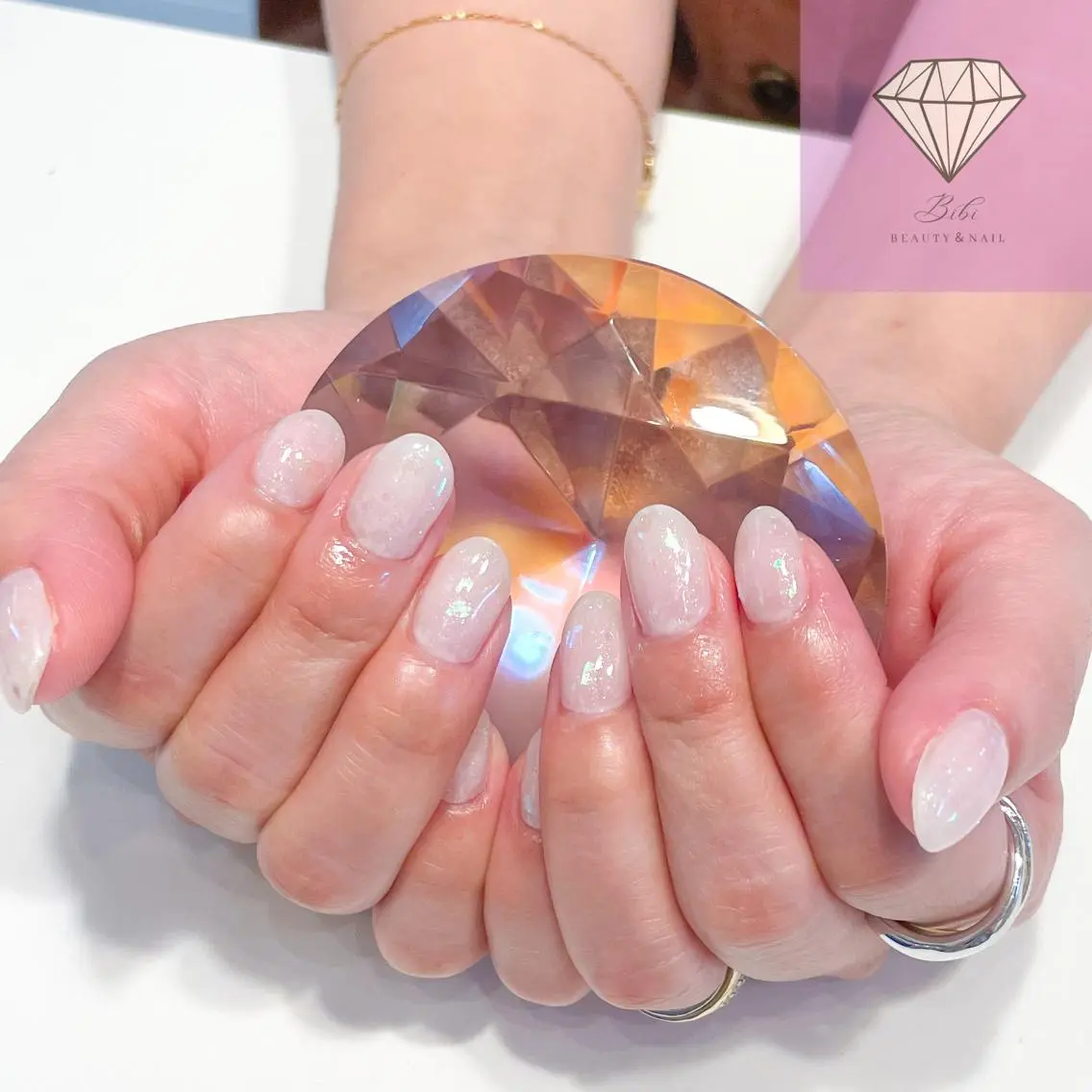 ネイル ワンカラーネイル ホワイト ハンドネイル ネイルサロン💎 Bibiのネイルデザイン