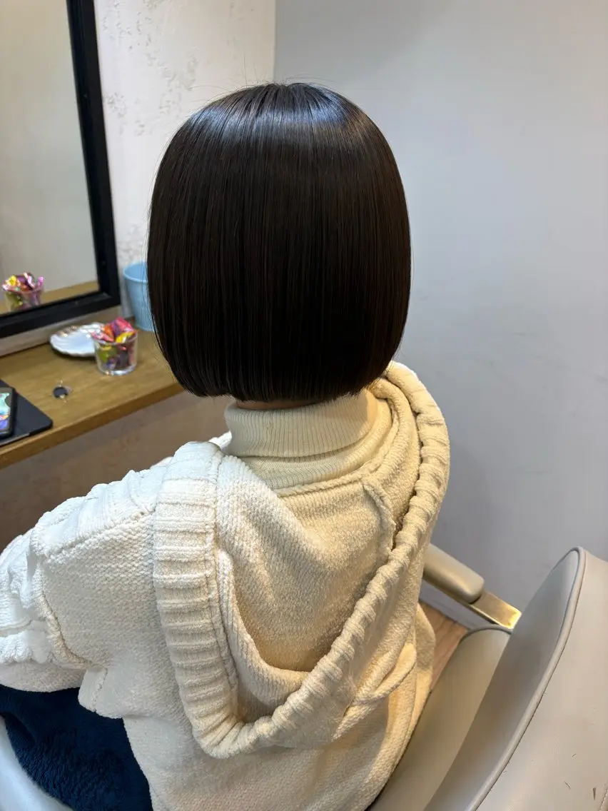 ミディアム カット ヘアカラー 縮毛矯正 トリートメント 韓国ヘアー🇰🇷 MIWAのヘアスタイル