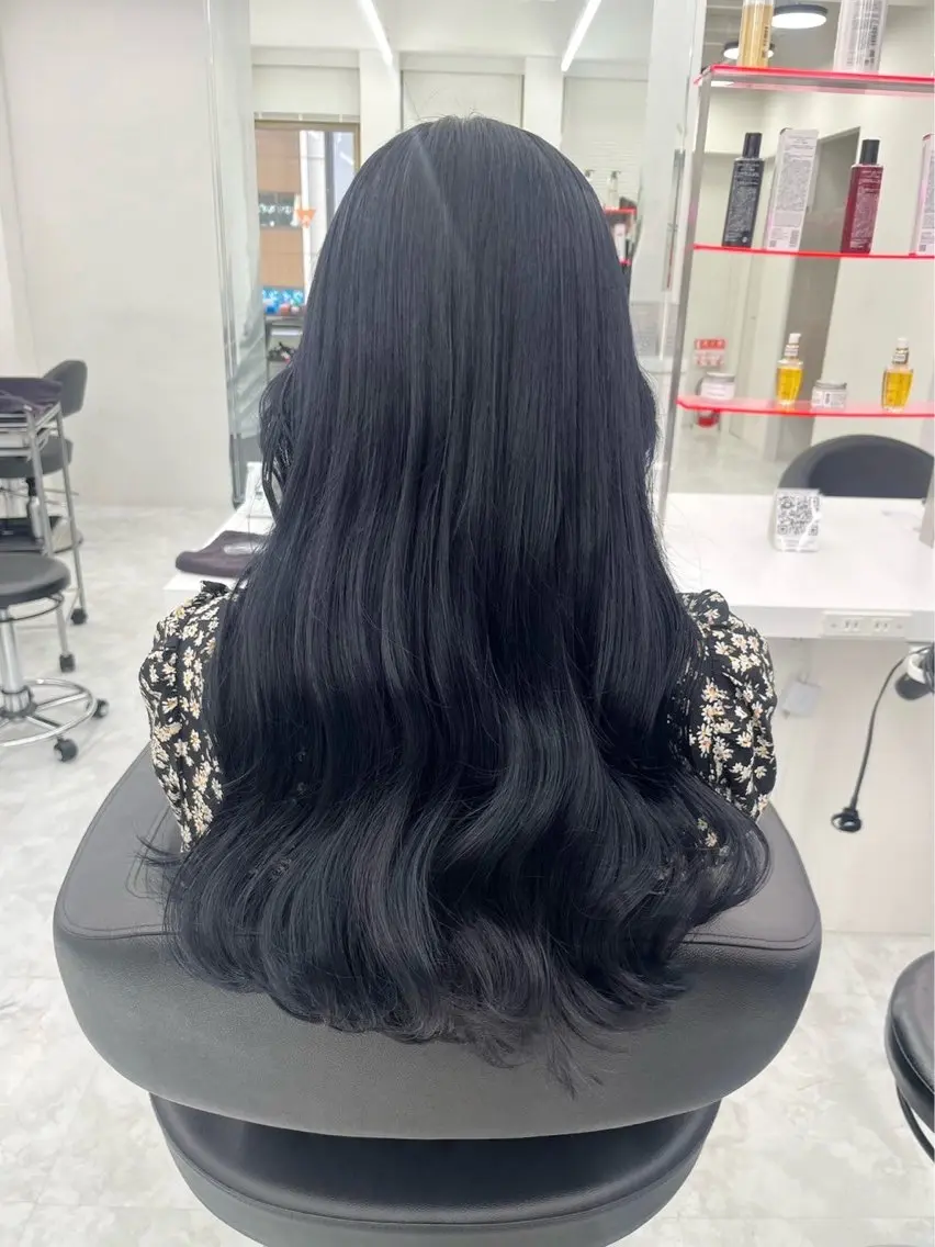 ロング カラー ヘアアレンジ ブリーチ ブリーチなしカラー 髪質改善 トリートメント ヘアカラー 🎀RIN🎀 縮毛矯正🩶暗髪のヘアスタイル
