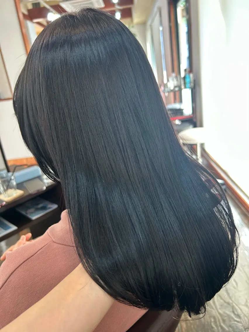 カラー 黒髪 ブルーカラー ブルーブラック 坂本 瑞季 🤍 髪質改善のヘアスタイル