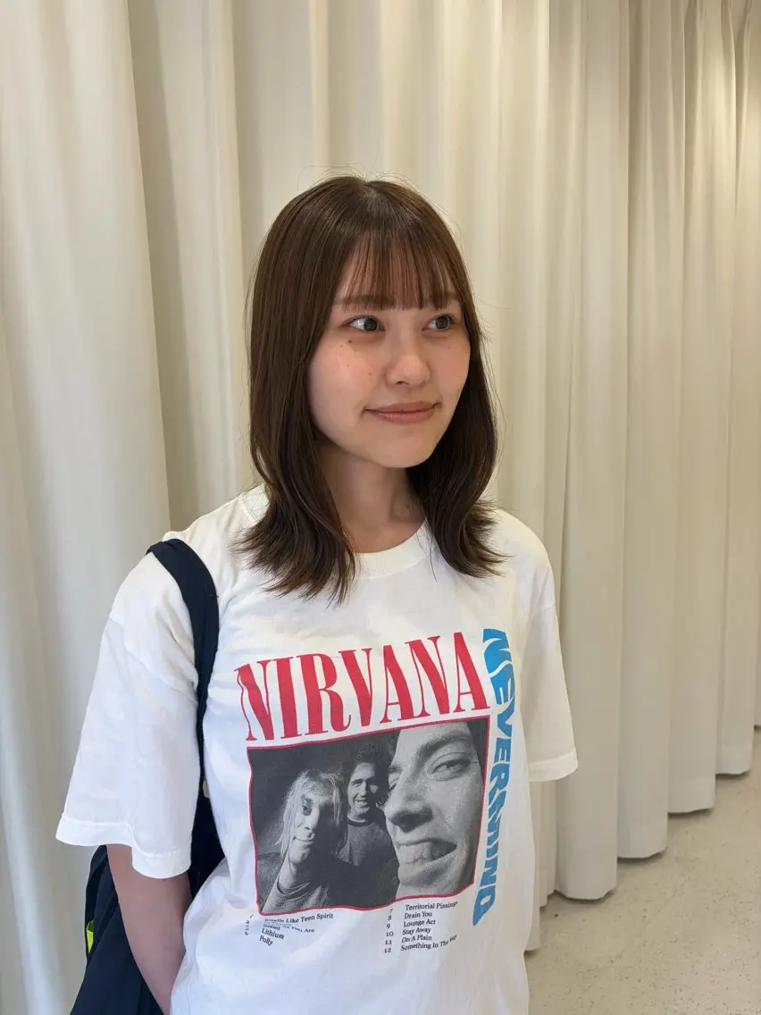 ミディアム カラー ベージュカラー ミント ミントベージュ くびれヘア 伸ばしかけ カット ヘアカラー ヨシカ/透明感カラー 酸性ストレートのヘアスタイル