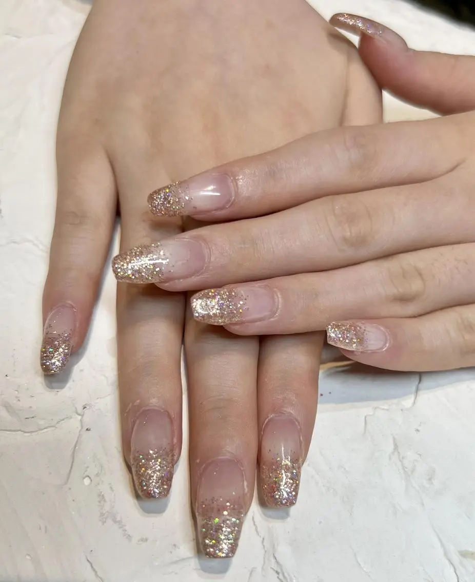 (オフあり）ハンド💅🏻ラメグラデーションネイル✨️初回オフ/付け替えオフ無料★の写真