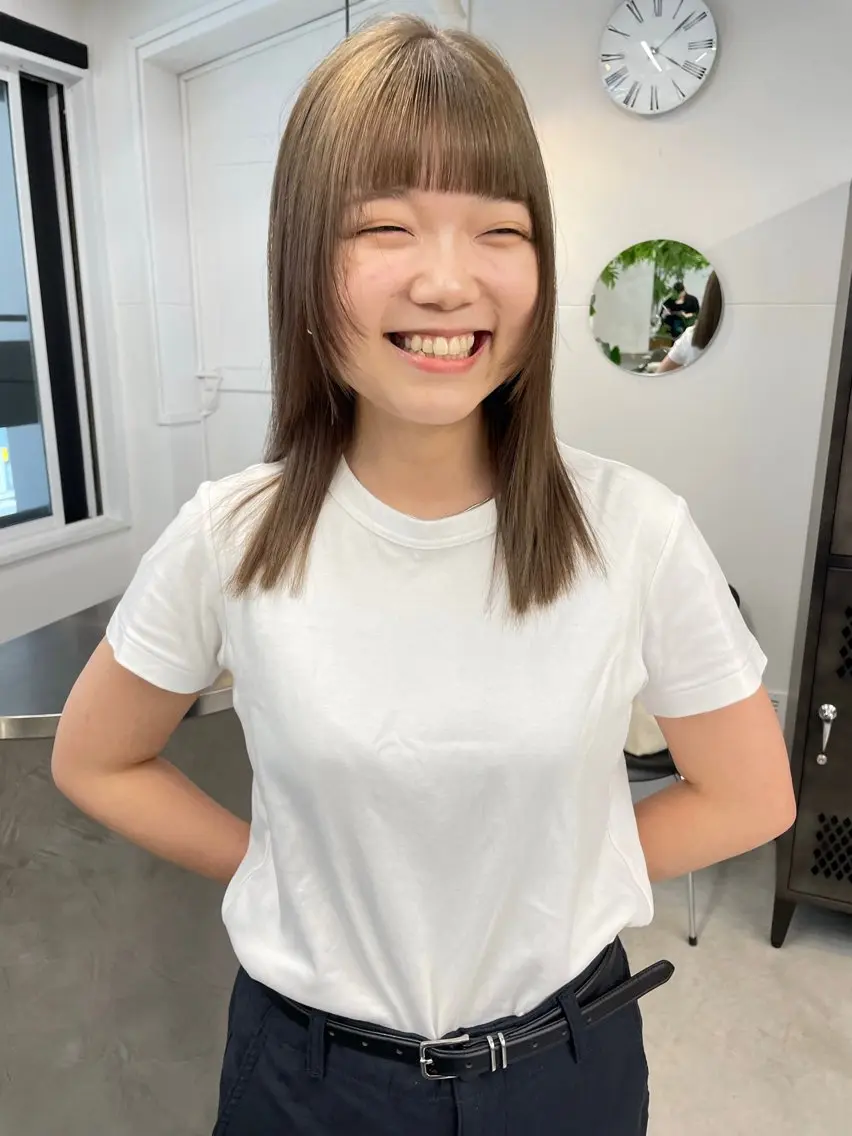 ミディアム カラー オカモト ミユウのヘアスタイル
