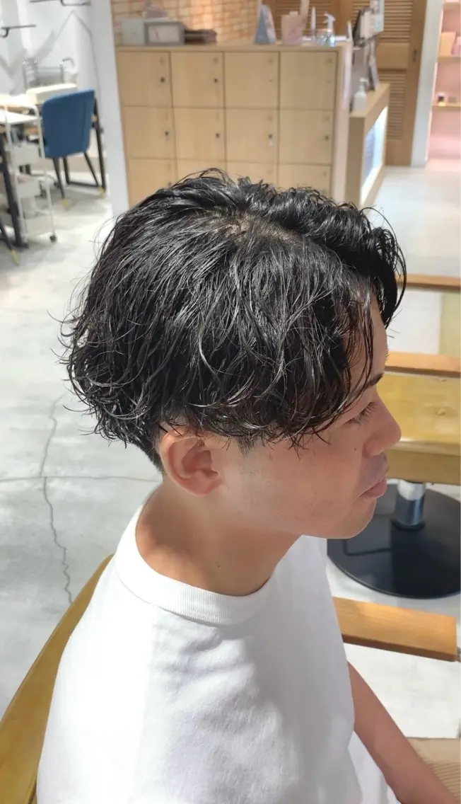 ショート パーマ メンズ センターパート メンズパーマ 森川 力のヘアスタイル