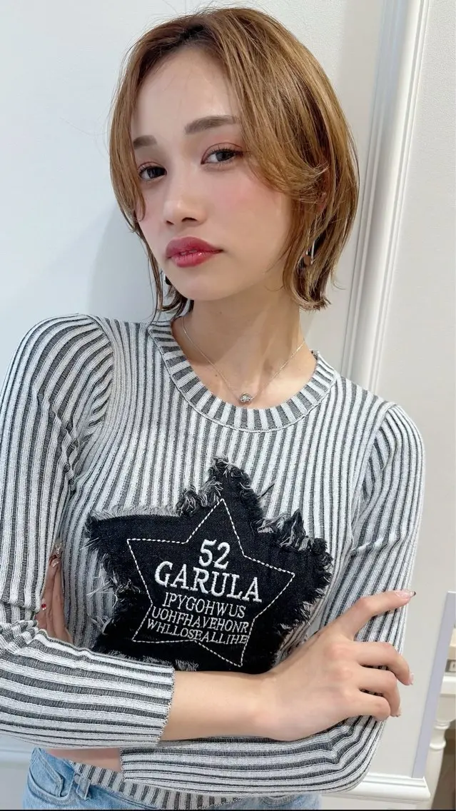ショート カラー カット ヘアカラー 小顔レイヤー/ ベージュ🤍Rieのヘアスタイル