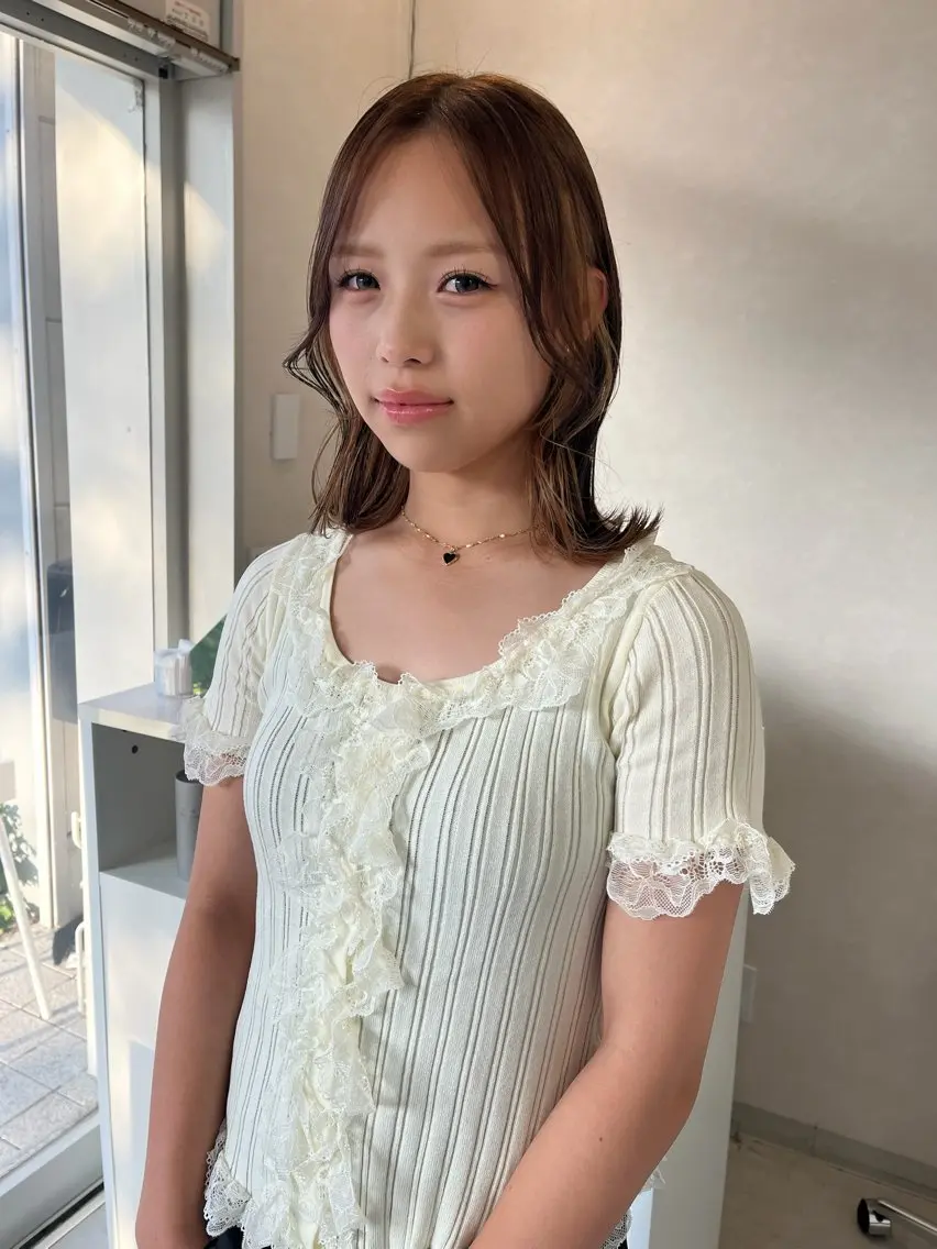 ミディアム カラー ヘアカラー 長山 茉白のヘアスタイル