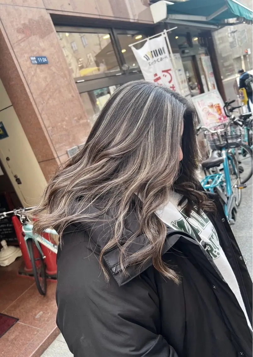 セミロング カラー ダークグレー ダークグレージュ グレージュ ハイライトカラー ハイライト 指名数No.1 /NAOYAのヘアスタイル