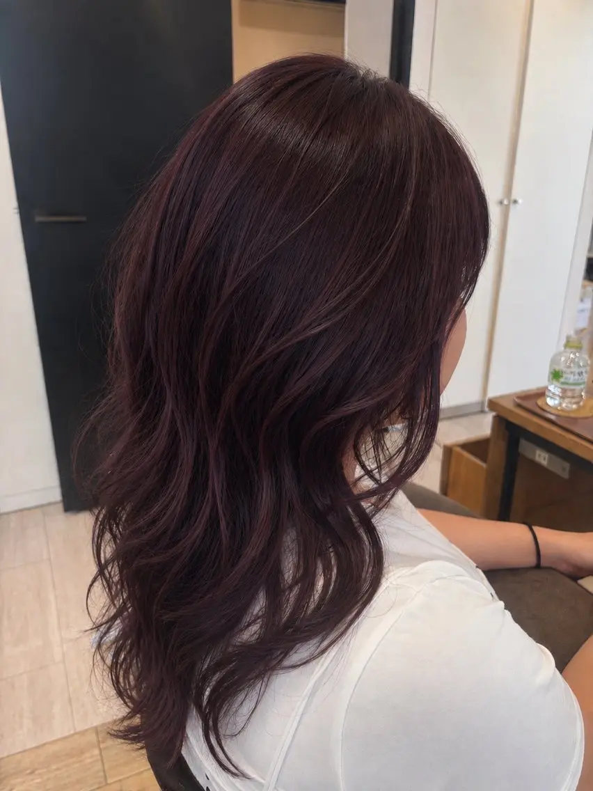 ロング ピンクブラウン パープルカラー カット ヘアカラー トリートメント 松澤 寧音のヘアスタイル