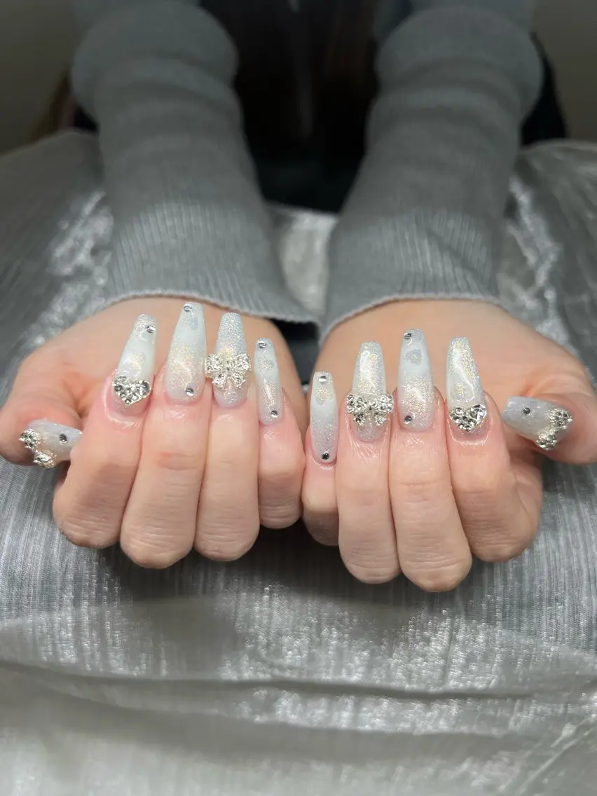 ネイル オーロラネイル チークネイル 長さ出し フットネイル フレンチネイル Lee Nails チップ長さだし専門店のネイルデザイン