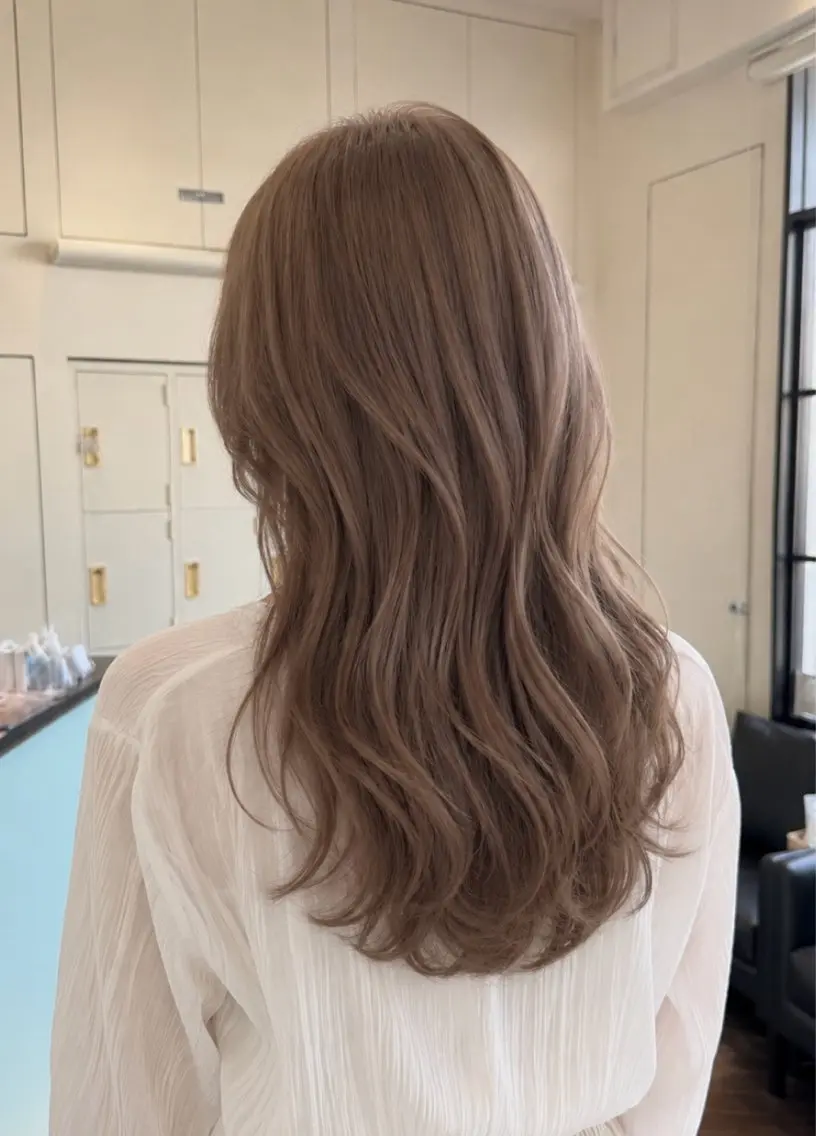 ロング 顔まわりレイヤー 顔周りカット 髪質改善 韓国風ヘア レイヤーカット カット ヘアカラー Apa kabar 鳳店 店長 吉田裕のヘアスタイル