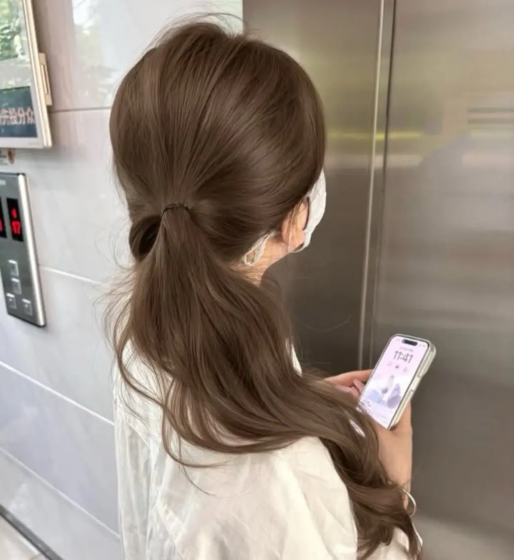 ロング カット ヘアカラー 透明感ベージュ×レイ ヤーカット🎀セナのヘアスタイル