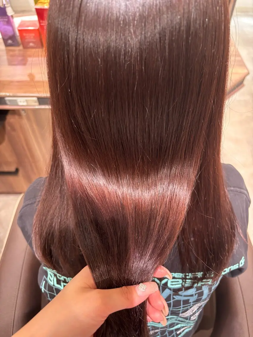 セミロング カット ヘアカラー 山田 悠朱里のヘアスタイル