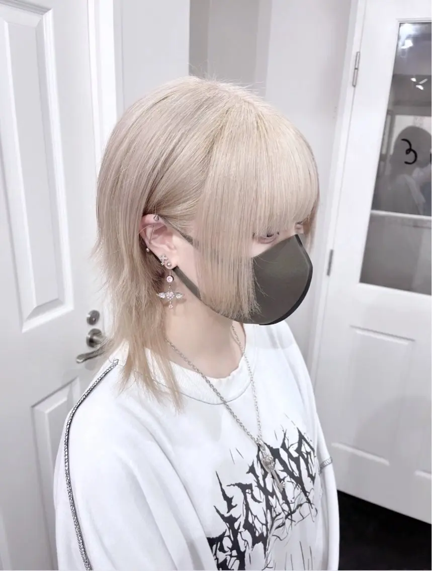 ミディアム カラー カット ヘアカラー トリートメント ♱地雷カラー♱ウルフ ♱ 藍衣 ♱のヘアスタイル