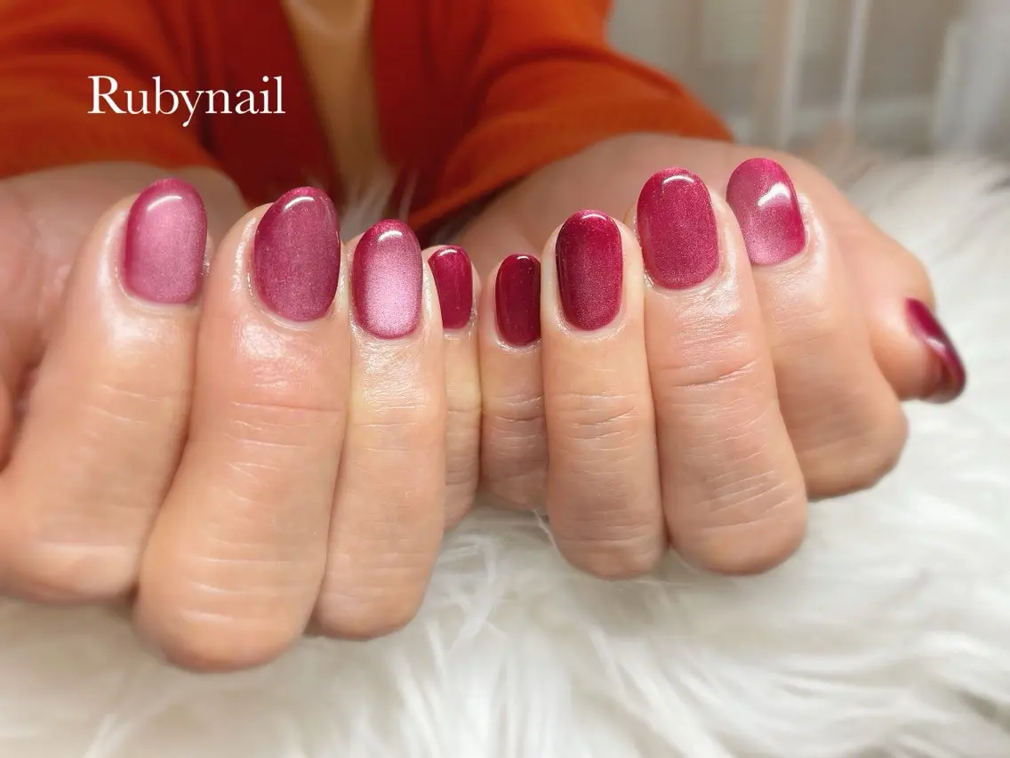 ネイル マグネットネイル 赤色 ハンドネイル プライベートサロン Rubynailのネイルデザイン
