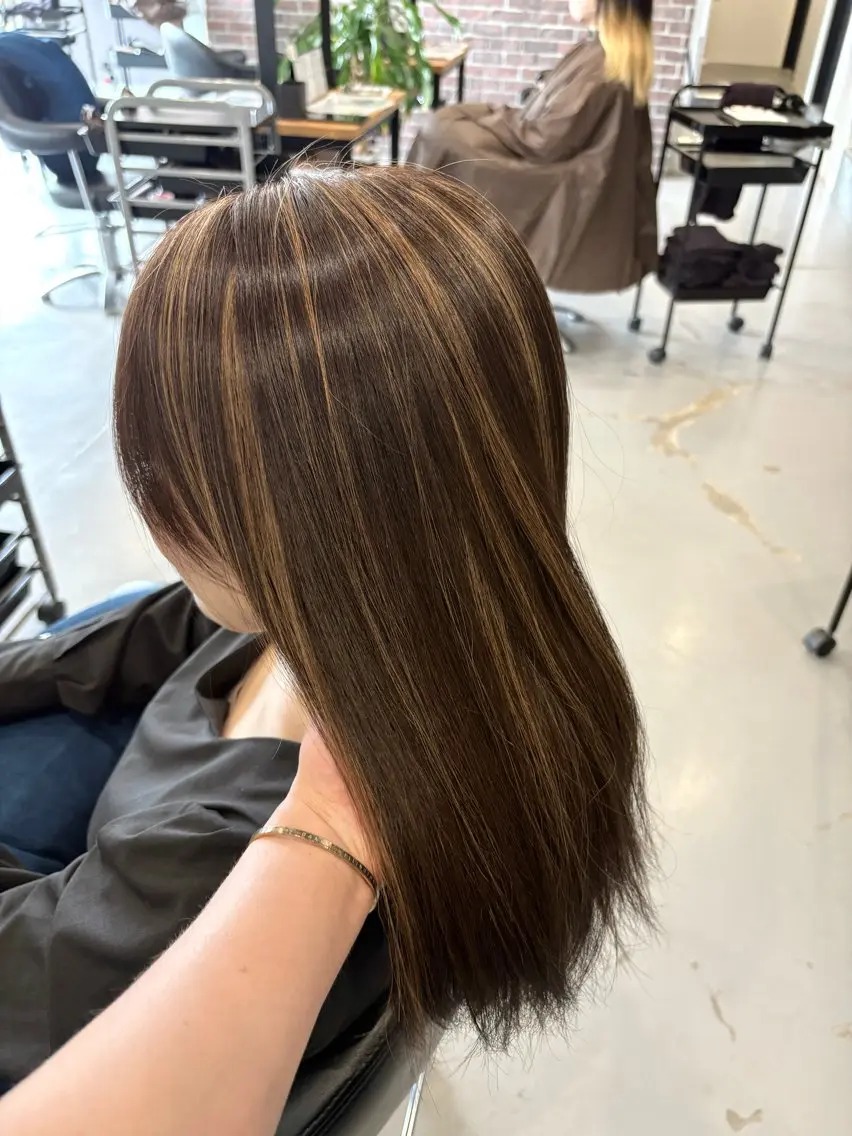 ミディアム ハイライト カット ヘアカラー トリートメント 一刀 厚太のヘアスタイル