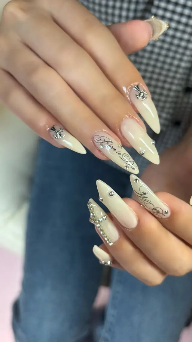 ネイル ハンドネイル Nailstudio Hulmのネイルデザイン