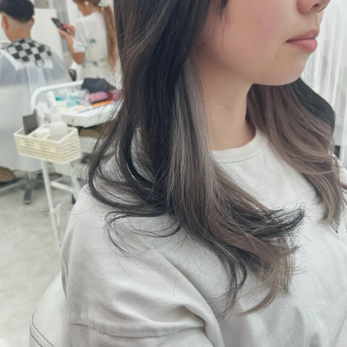 ロング カラー ブリーチ グレージュ ヘアカラー 山森 大地のヘアスタイル