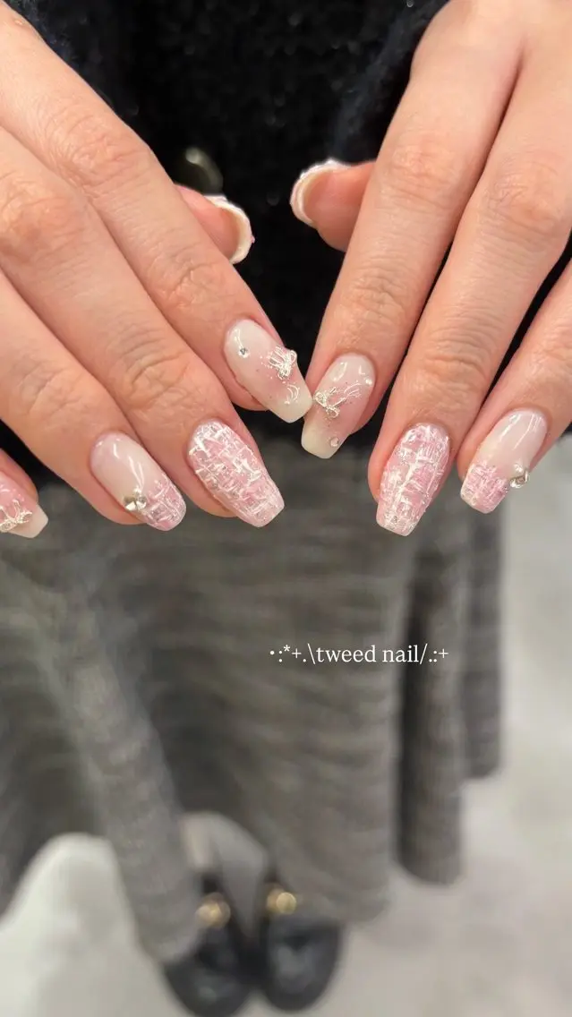 ネイル チークネイル フレンチネイル ガーリー 氷ネイル・うるうるネイル キラキラネイル emmi nailのネイルデザイン