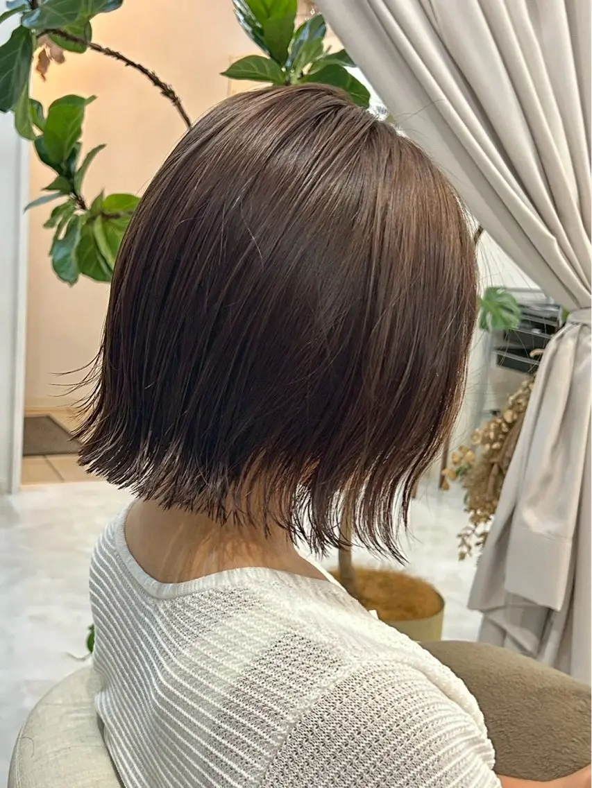 ショート カラー 大谷 真央のヘアスタイル