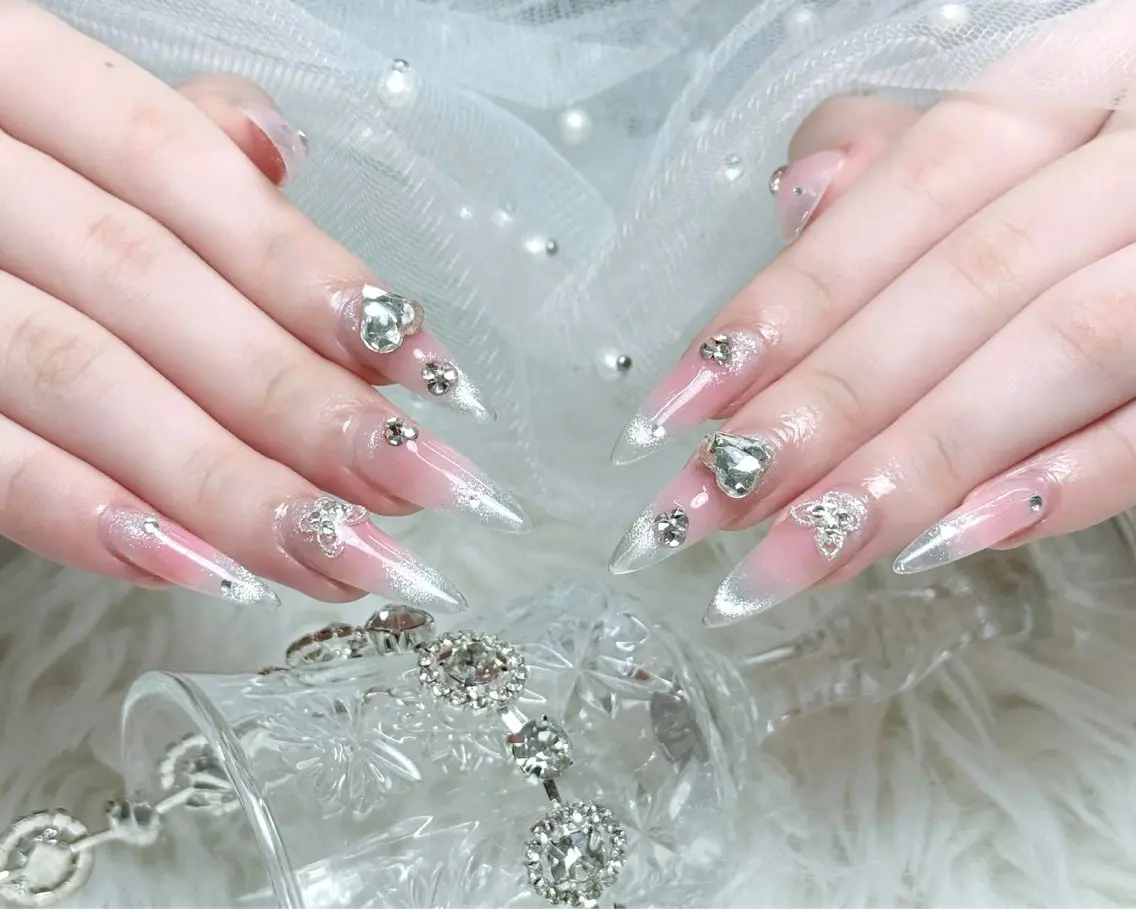 ネイル キラキラネイル 韓国ネイル マグネットネイル 持ち込み ネイルチップ ハンドネイル Chiee Bling.Nailのネイルデザイン