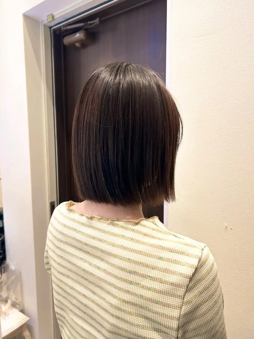 ショート ボブ カット 吉野 琴音のヘアスタイル
