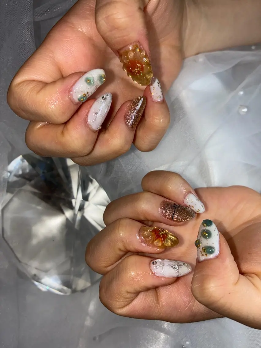 ショート ハンドネイル YOKOSUKA NAILS💅🩶のネイルデザイン