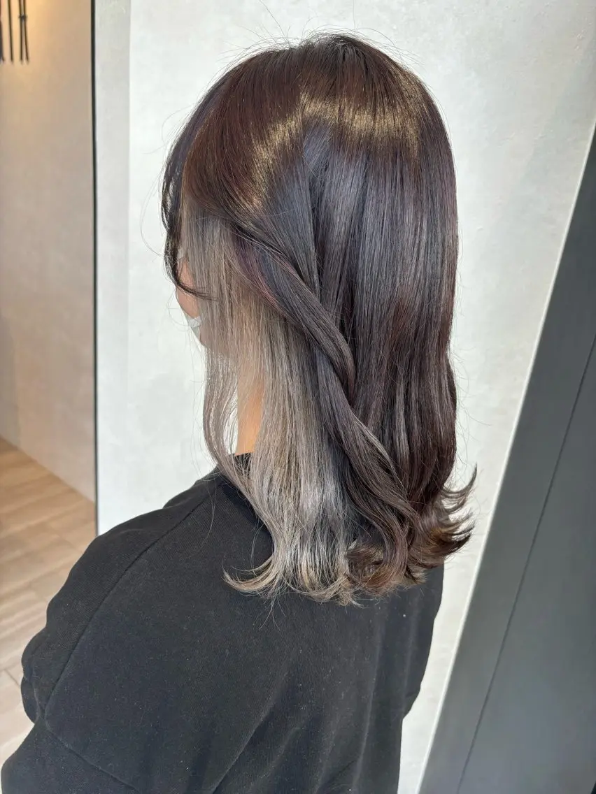 ミディアム カラー 石坂 瀬音のヘアスタイル