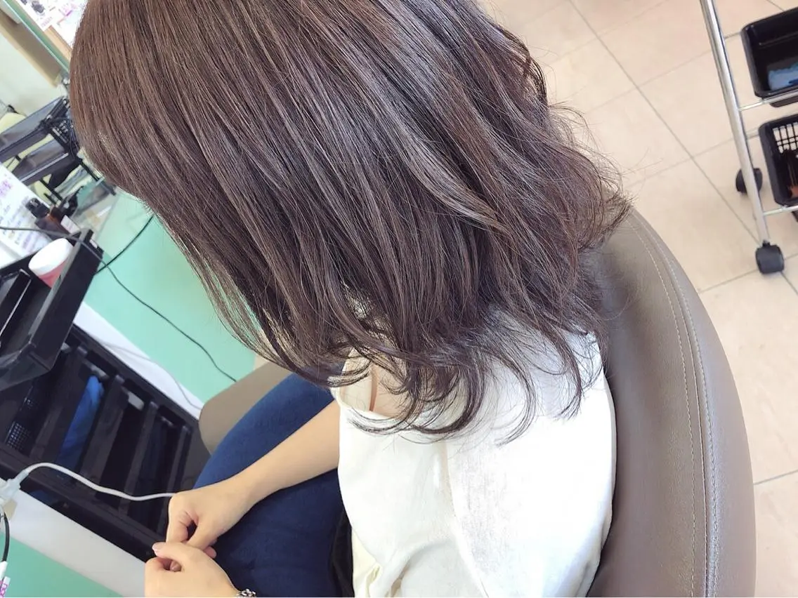 ミディアム 松田 みのりのヘアスタイル