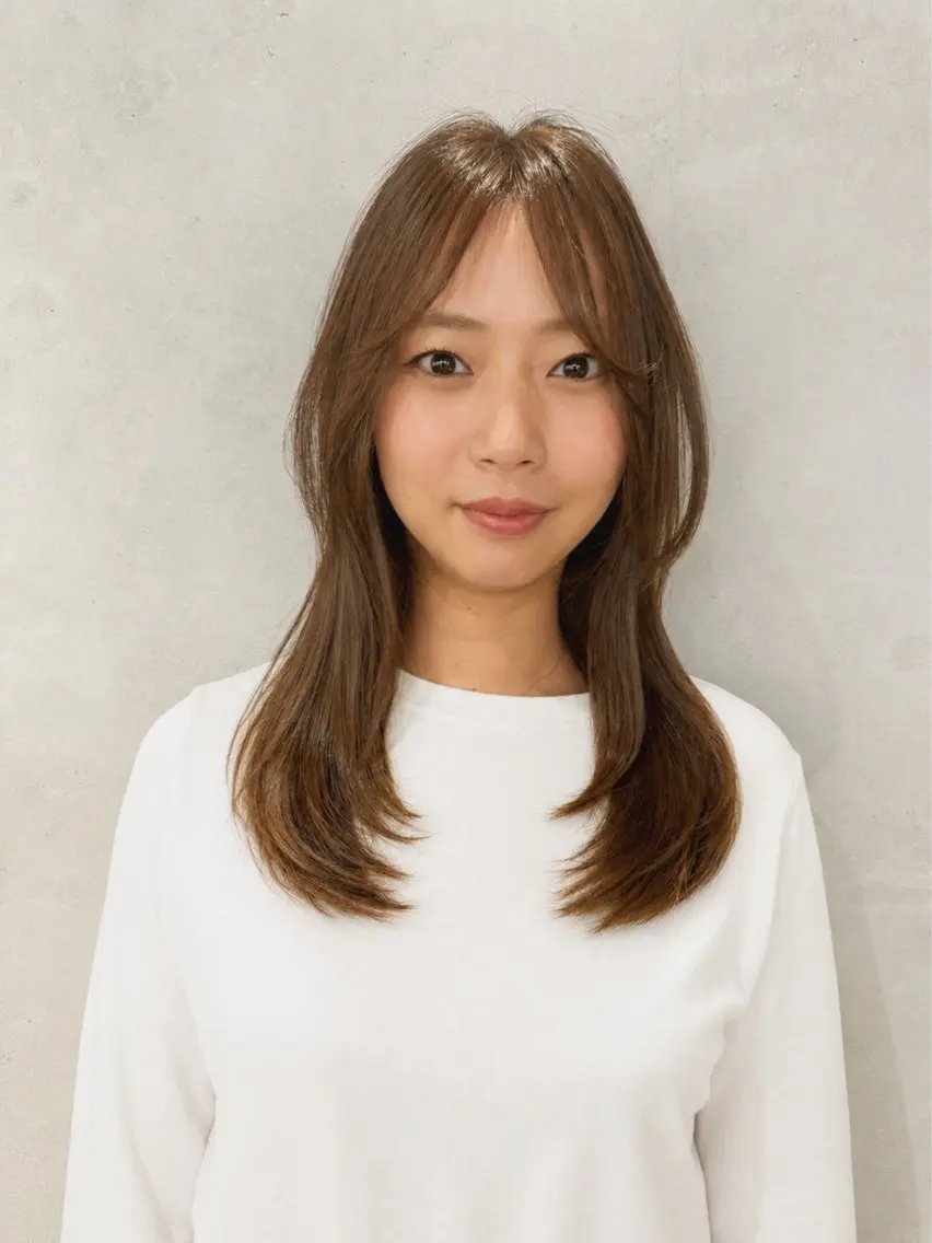 セミロング カラー 🤍透明感カラー🤍 三浦瑠璃のヘアスタイル
