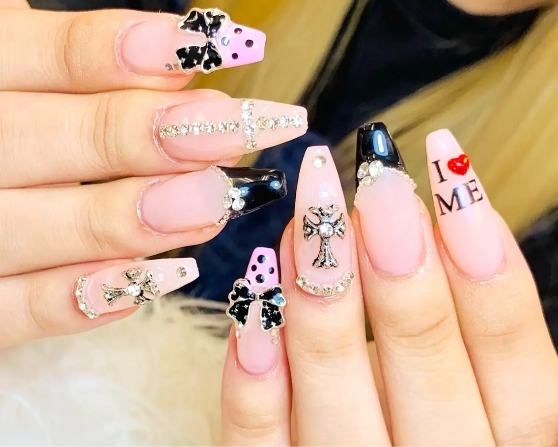 ネイル チークネイル 長さ出し フラッシュネイル フレンチネイル グラデーション ハンドネイル AN NAIL 高田馬場のネイルデザイン