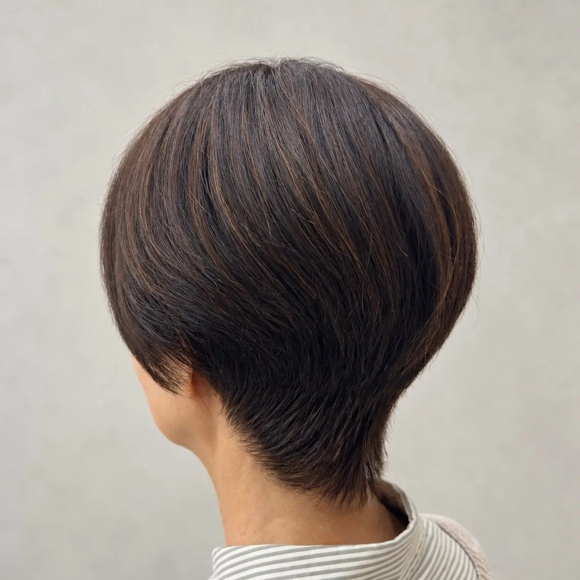 ショート カラー ショートレイヤー レイヤーカット ショートヘア 小顔ショート ミディアム/塩谷拓のヘアスタイル