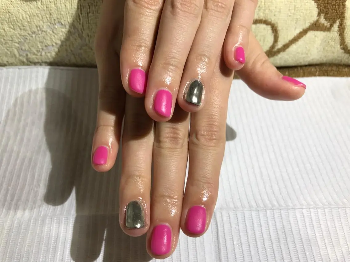 ネイル マットネイル ミラーネイル ピンク Flam Nailのネイルデザイン